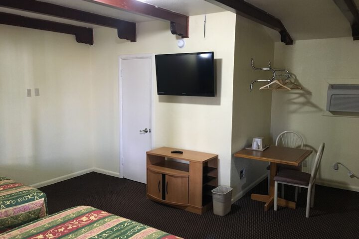 Room 22 of 37