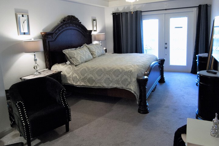 Room 6 of 32