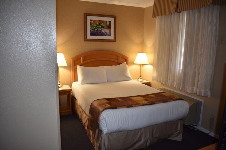Room 28 of 66