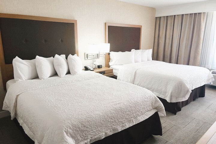 Hampton Inn & Suites Cleveland / Independence