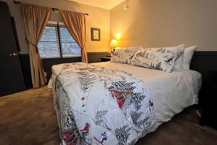 Room 152 of 200