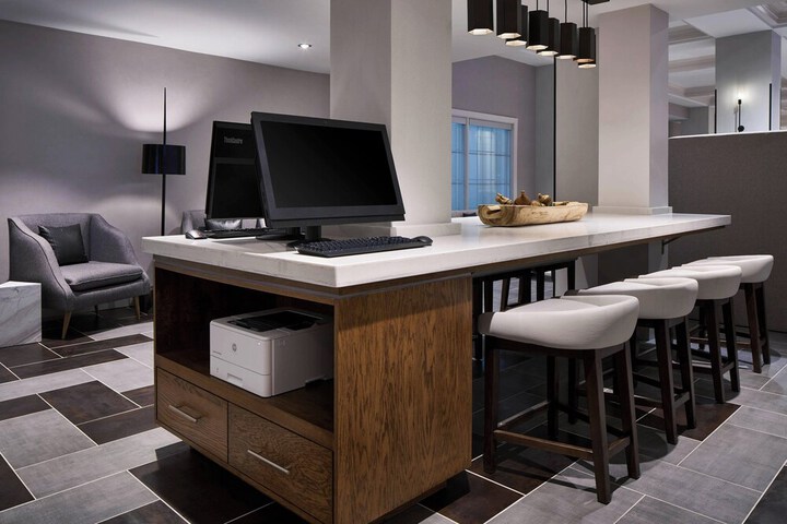 Delta Hotels by Marriott Norfolk Airport