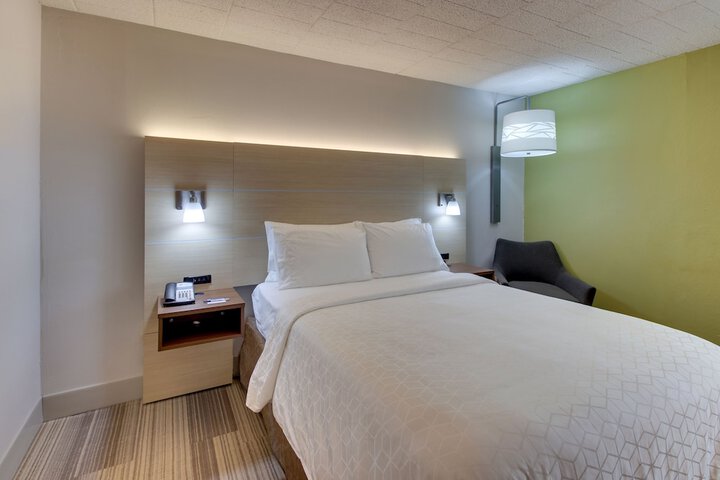 Room 27 of 55