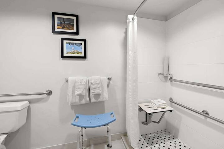 Room 62 of 84