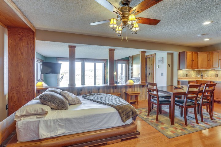 Ski-in / ski-out Granby Ranch Escape With Balcony!