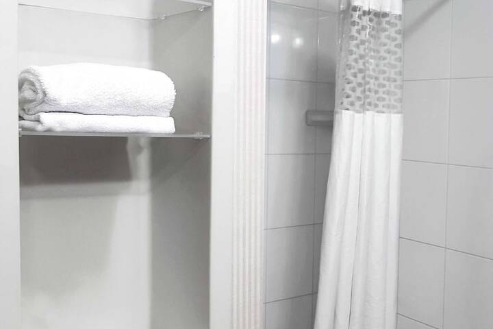Hampton Inn & Suites by Hilton Edmonton Intl Airport