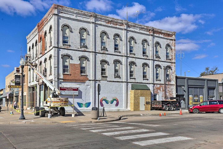 Bright Yankton Apartment Near Meridian Bridge