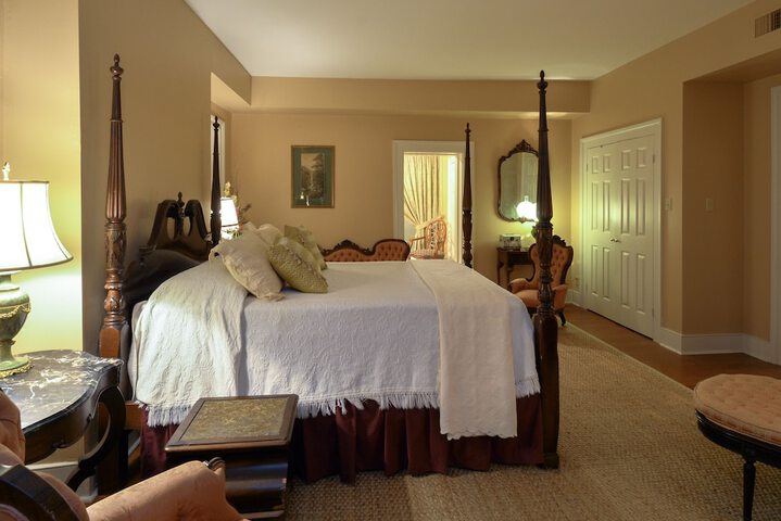 Room 10 of 21