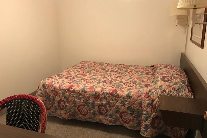 Room 25 of 52