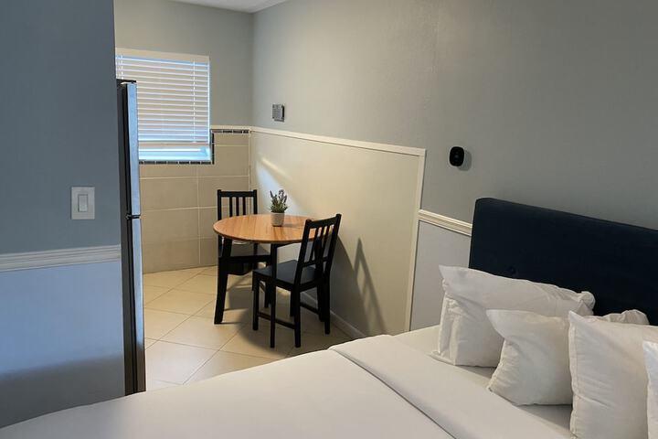 Room 9 of 12