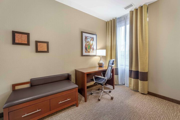 Room 34 of 80