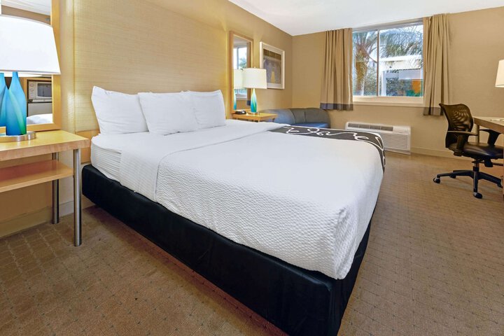 Room 20 of 38