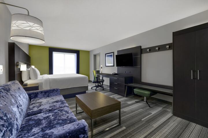 Room 25 of 59