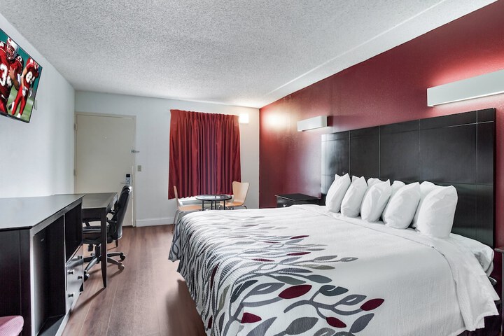 Room 27 of 31