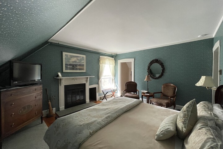 Room 34 of 53