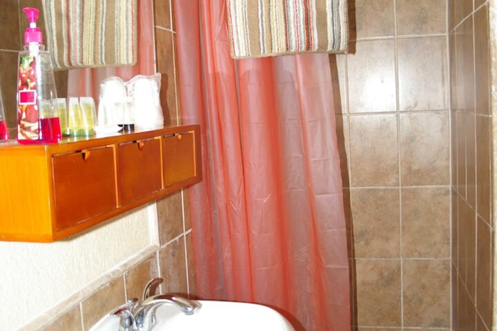 Room 8 of 25