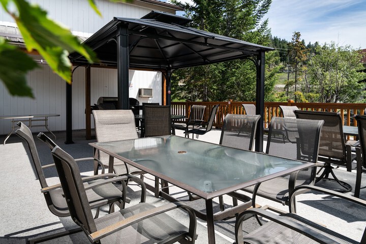 Terrace/Patio 23 of 28
