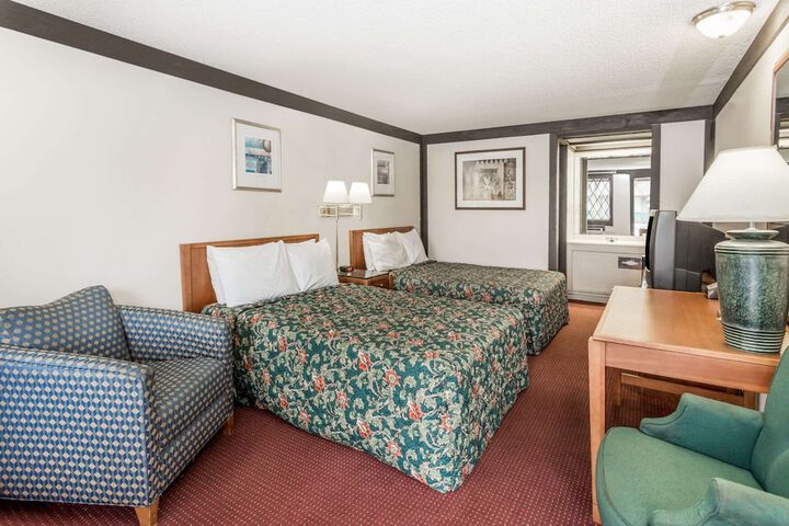 Room 4 of 19