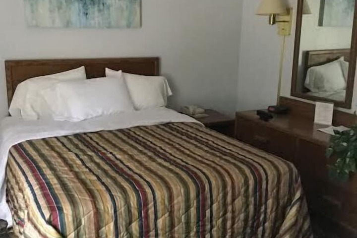 Room 17 of 66