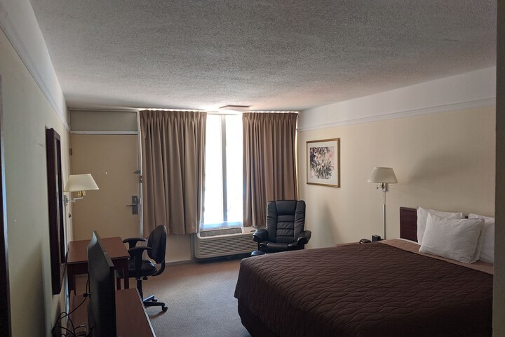 Room 12 of 14