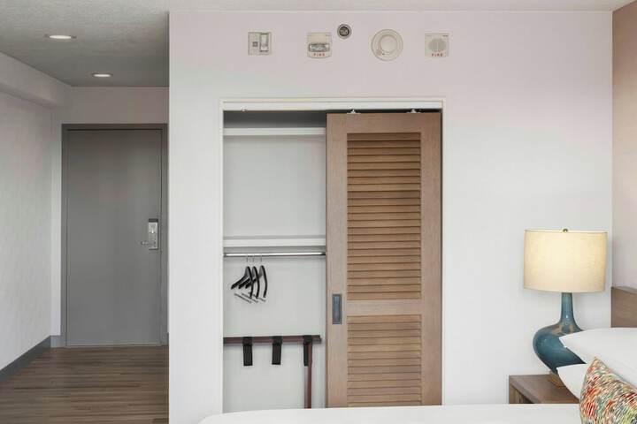 Room 114 of 215