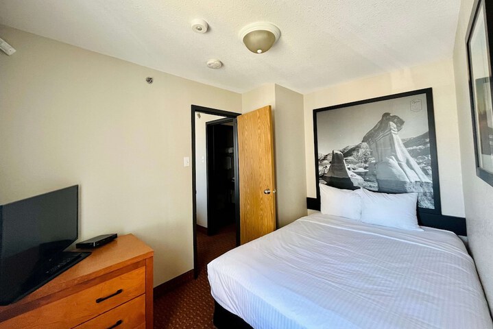 Room 51 of 69