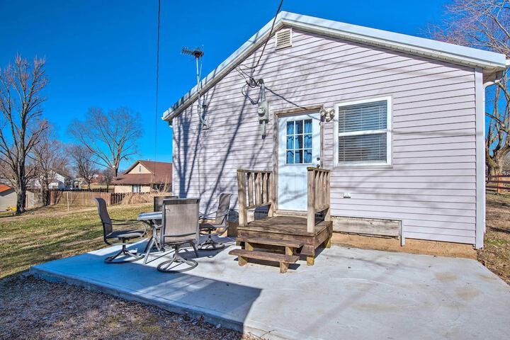 the Brewer Guesthouse Tiny Home w / Patio & Yard!