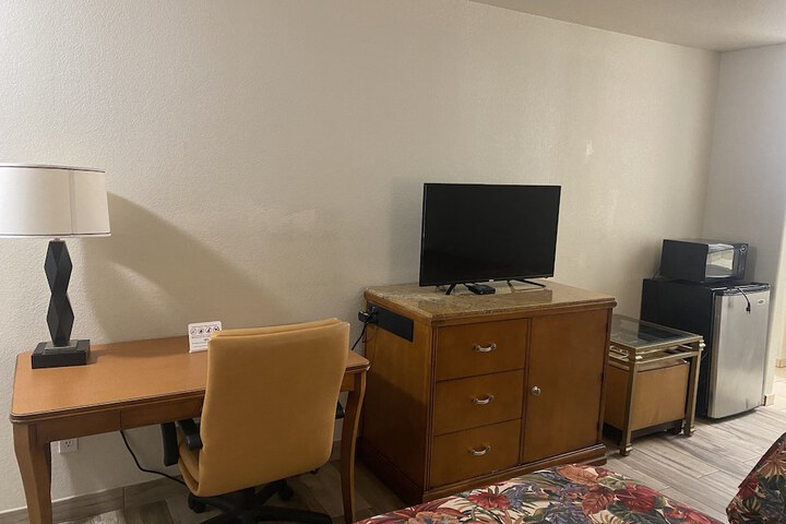Room 24 of 49
