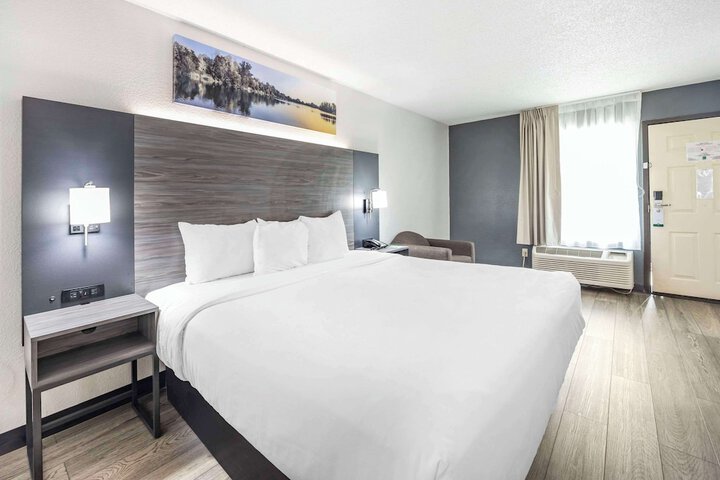Room 17 of 50