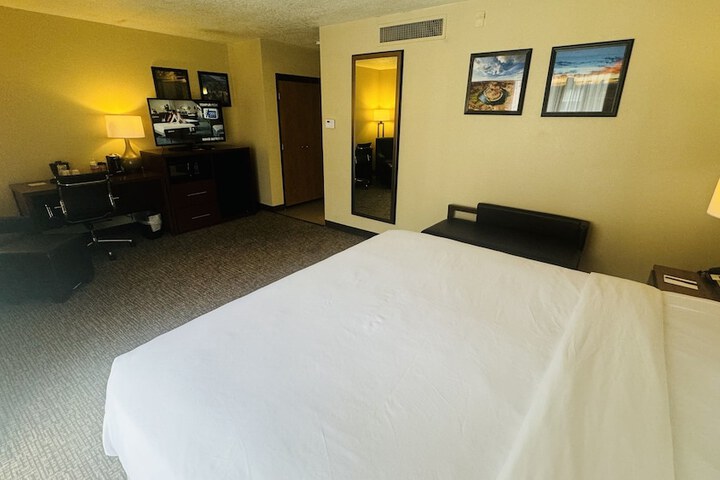 Room 33 of 50