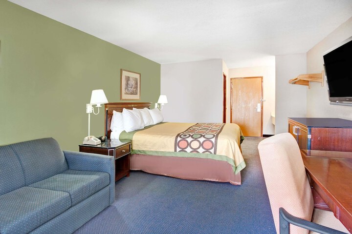 Room 5 of 19
