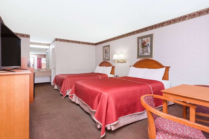 Room 3 of 16