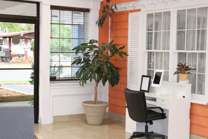 Business Center 68 of 69