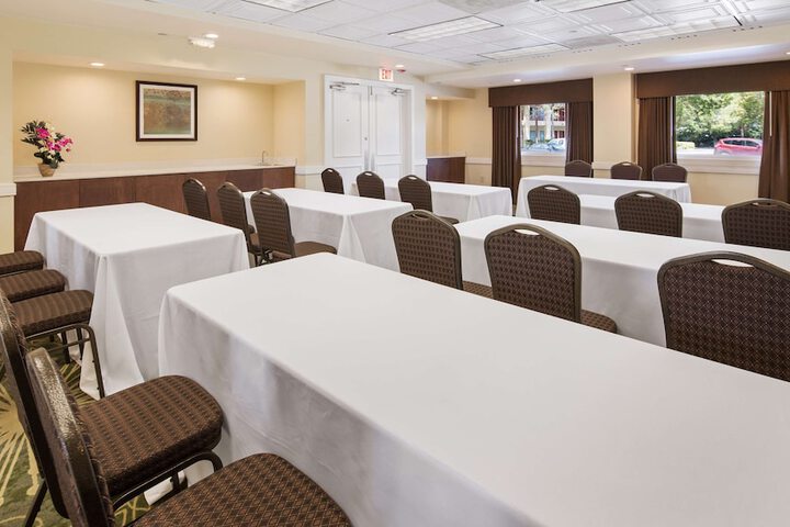 Best Western Plus Deerfield Beach Hotel & Suites
