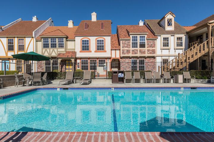 Pool 4 of 35
