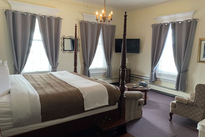 Room 35 of 71