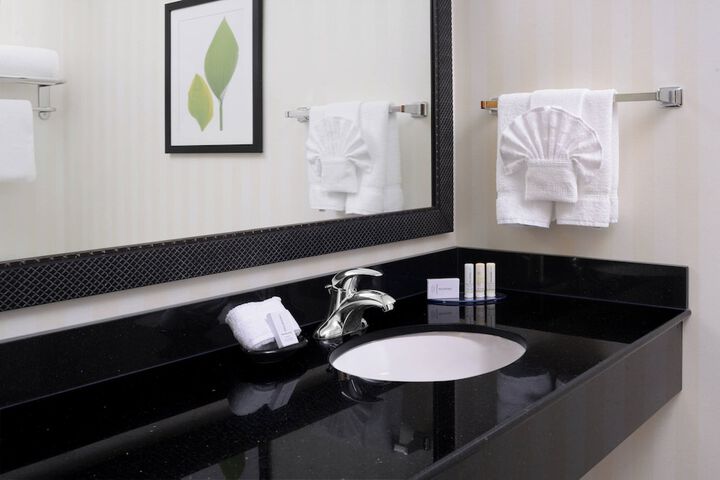 Fairfield Inn & Suites by Marriott Dallas Plano / The Colony