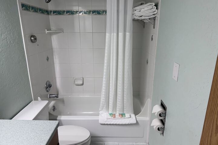 Promenade Inn & Suites Oceanfront
