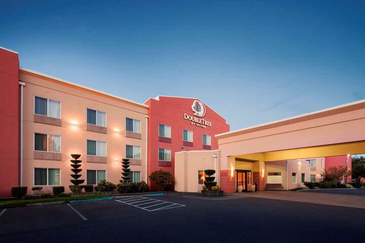 DoubleTree by Hilton Hotel Vancouver