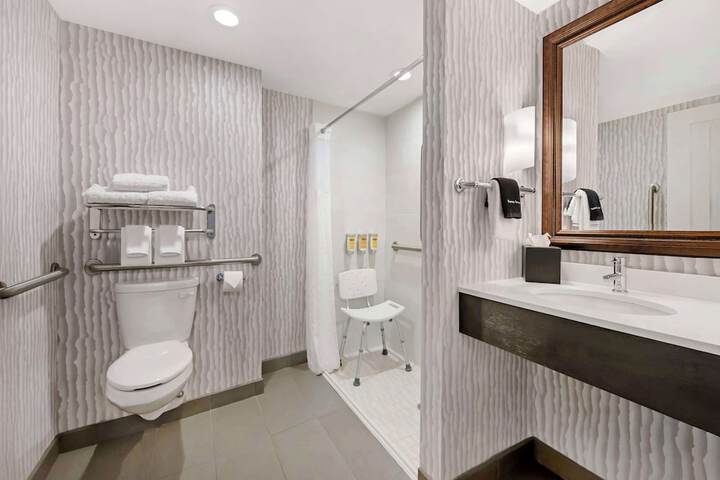 Best Western Plus Agate Beach Inn