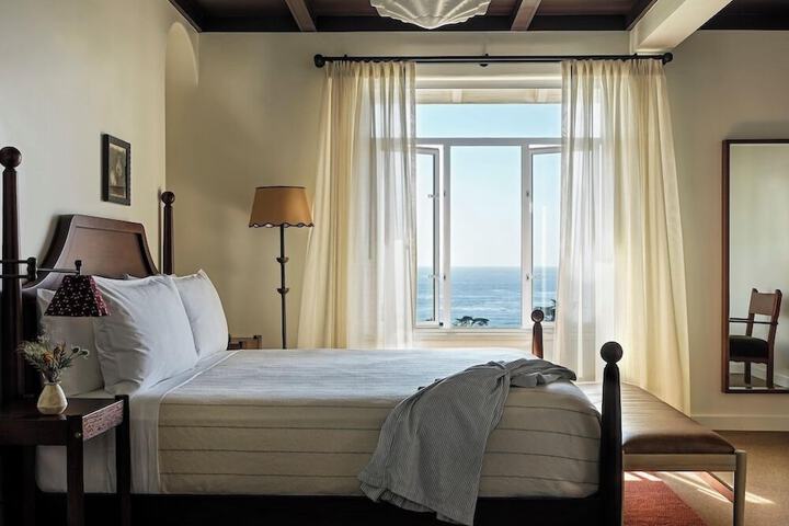 La Playa Hotel