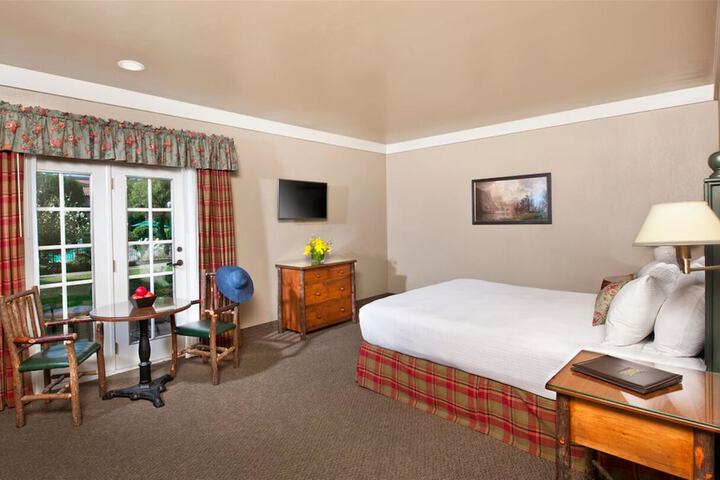 Room 14 of 33