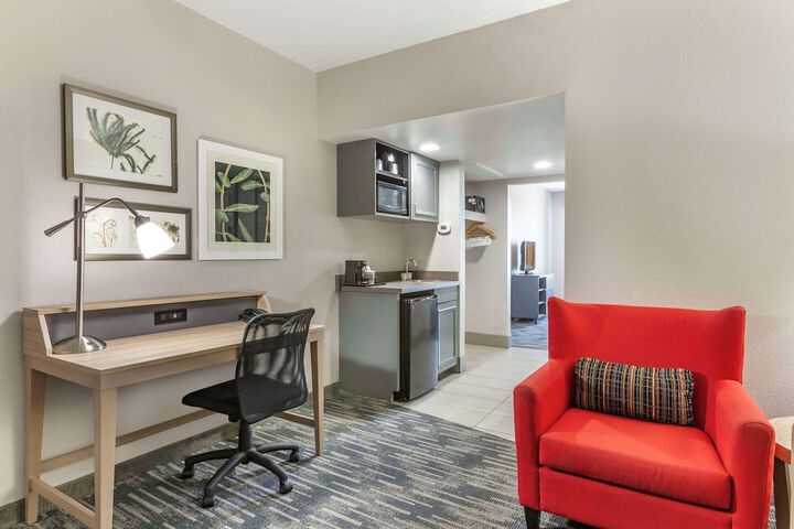 Room 10 of 34