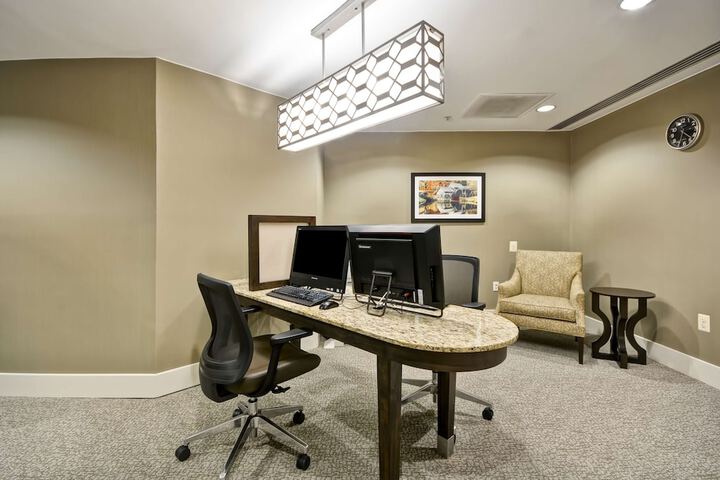 Business Center 39 of 39