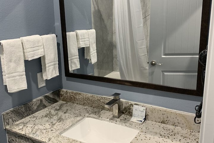 Room 11 of 22