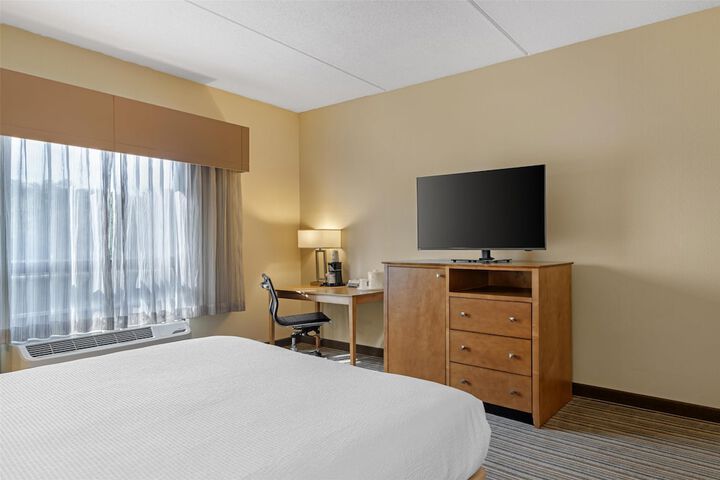 Best Western Royal Plaza Hotel & Trade Center