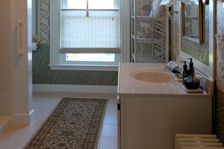 Room 17 of 34
