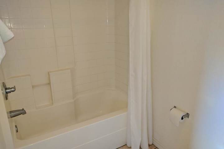 Room 18 of 26