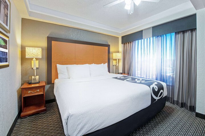 La Quinta Inn & Suites by Wyndham New Orleans Airport