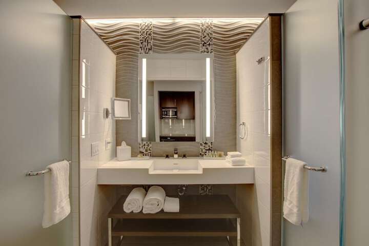 Room 10 of 37